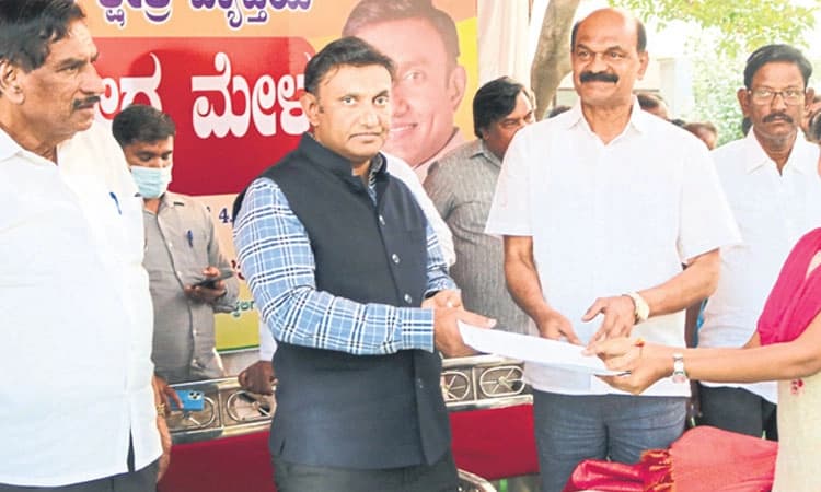 ಶಿಷ್ಟಾಚಾರ ಉಲ್ಲಂಘಿಸಿ ಶಾಸಕರಿಂದ ಕಾಮಗಾರಿಗೆ ಚಾಲನೆ