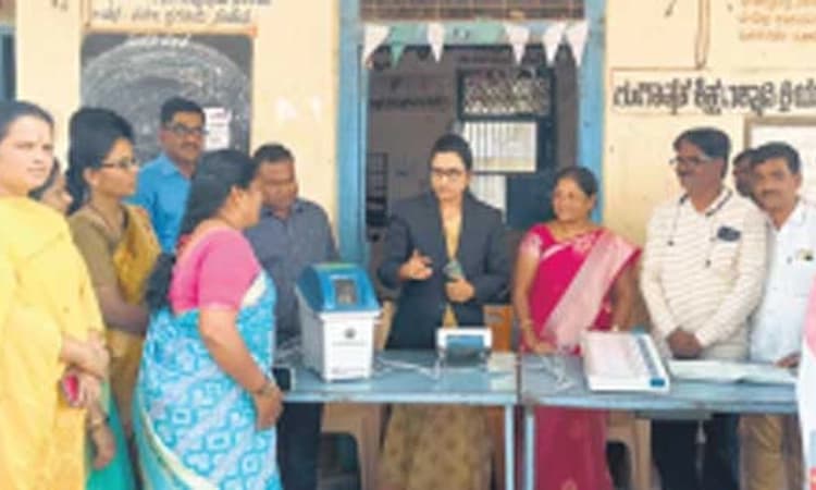 ಗಜೇಂದ್ರಗಡ: ಮತದಾನ ಖಾತ್ರಿಗೆ ವಿವಿ ಪ್ಯಾಟ್‌ ಸಹಕಾರಿ