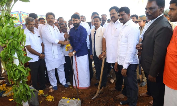 ಸೂಕ್ತ ದಾಖಲೆ ಕೊಟ್ಟರೆ ಅಧಿಕಾರಿಗಳು ಜೈಲಿಗೆ : ಚಿಕ್ಕಮಗಳೂರಿನಲ್ಲಿ ಆರ್.ಅಶೋಕ್