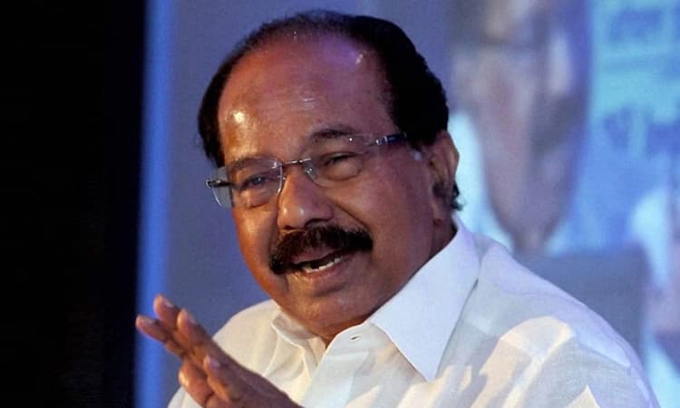 ಕಾಂಗ್ರೆಸ್‌ ನಲ್ಲಿ ಟಿಕೆಟ್ ಪ್ರಹಸನ: ಆಪ್ತನಿಗೆ ಟಿಕೆಟ್ ಘೋಷಿಸಿದ ವೀರಪ್ಪ ಮೊಯಿಲಿ