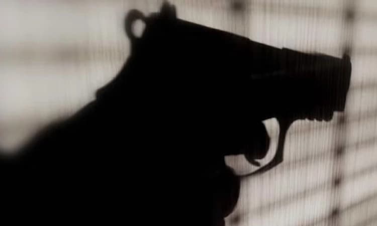 ಗುಪ್ತಚರ ಇಲಾಖೆ ನಿರ್ದೇಶಕರ ಮನೆಯಲ್ಲಿ ಸಿಆರ್ ಪಿಎಫ್ ಜವಾನ್ ಗುಂಡು ಹಾರಿಸಿಕೊಂಡು ಆತ್ಮಹತ್ಯೆ