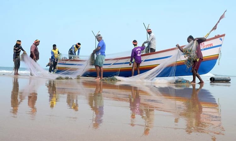 ಮೀನುಗಾರರ ಸಂಕಷ್ಟ ಪರಿಹಾರ ನಿಧಿ ಶುಲ್ಕ ವಸೂಲಿಗೆ ಸೂಚನೆ