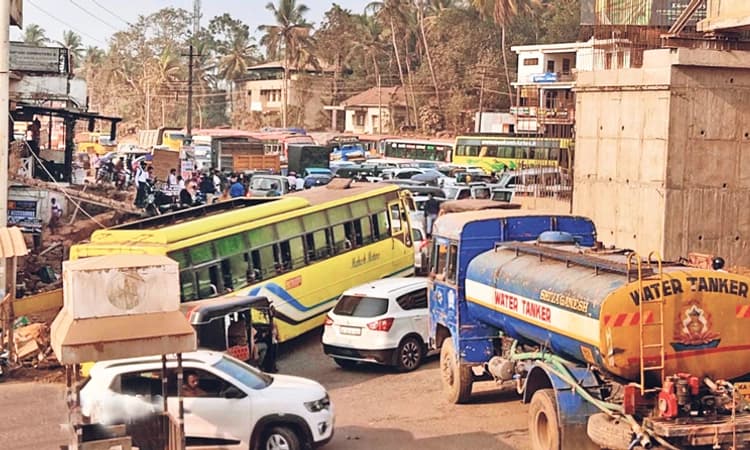 ರಸ್ತೆ ಕಾಮಗಾರಿ: ಮೆಲ್ಕಾರ್‌ ಭಾಗದಲ್ಲಿ ದಿನವಿಡೀ ಟ್ರಾಫಿಕ್‌ ಜಾಮ್‌