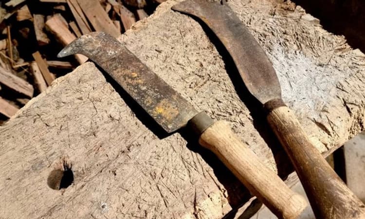 ಪುಣೆಯಲ್ಲಿ ಎಲ್ಲರಿಗೂ ಕತ್ತಿ ಖರೀದಿಸಲು ಆಧಾರ್ ಕಡ್ಡಾಯ !!