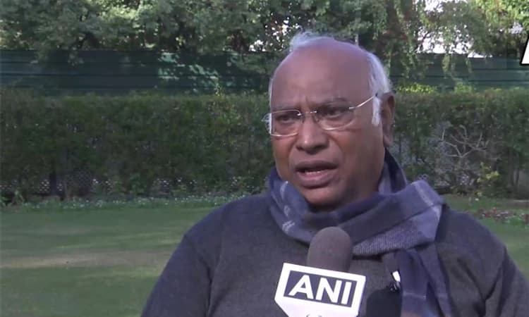 ಕೇಂದ್ರ ಬಜೆಟ್ 2023: ”ಇದು ಚುನಾವಣೆಗಾಗಿ” ಎಂದು ಖರ್ಗೆ ಸೇರಿ ಹಲವು ವಿಪಕ್ಷಗಳ ಟೀಕೆ