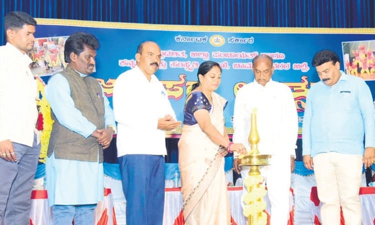 ಜಾನಪದ ಕಲೆಗೆ ವಿಶೇಷ ಒತ್ತು ಅಗತ್ಯ