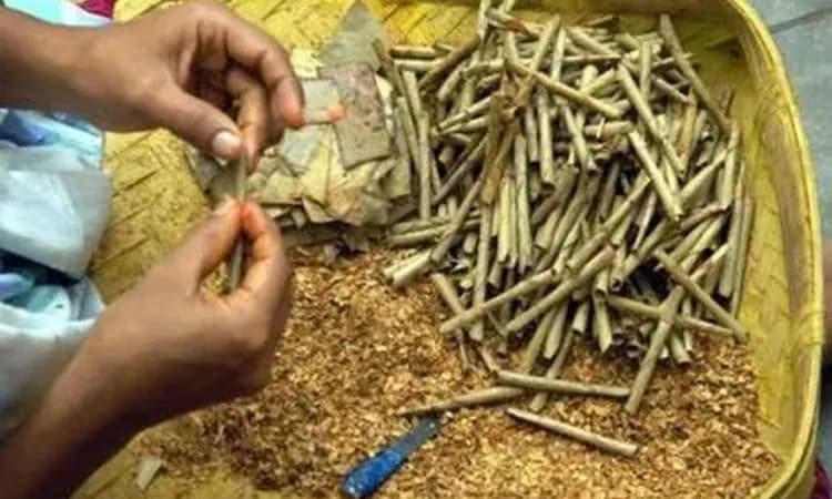 ಬೀಡಿ ಗುತ್ತಿಗೆದಾರರ ಎಚ್ಚರಿಕೆ: ಹೆಚ್ಚುವರಿ ಕಮಿಷನ್‌ ನೀಡದಿದ್ದರೆ ಮುಷ್ಕರ