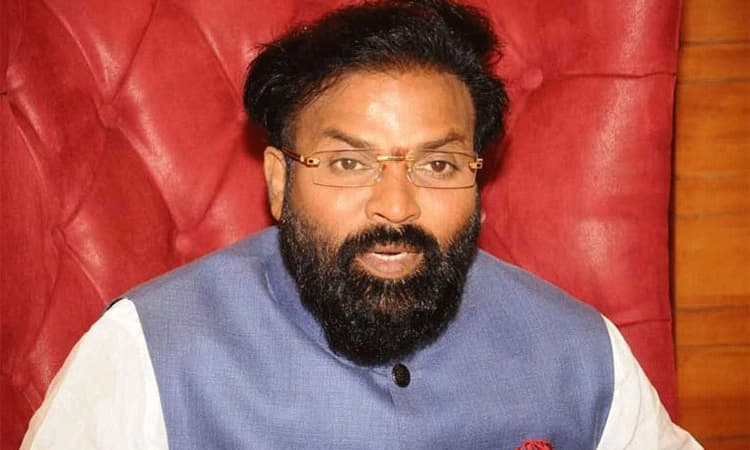 ಸಿದ್ದರಾಮಯ್ಯ ಎಲ್ಲೇ ಸ್ಪರ್ಧಿಸಿದರೂ ಸೋಲ್ತಾರೆ: ಸಚಿವ ಶ್ರೀರಾಮುಲು