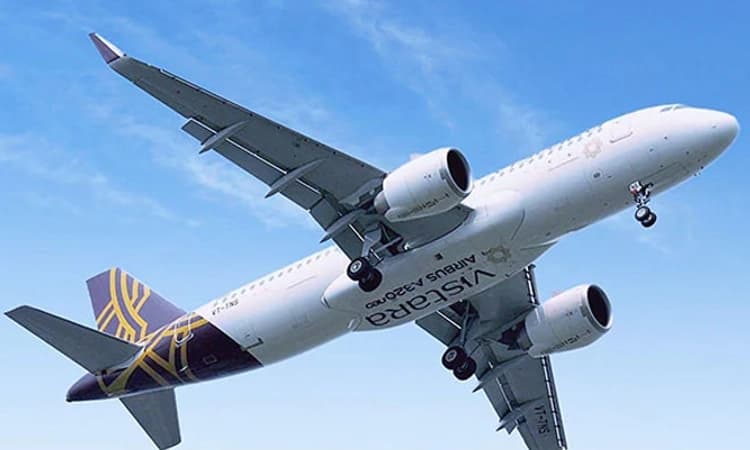 ಸಿಬ್ಬಂದಿ ಮೇಲೆ ಹಲ್ಲೆ ಮಾಡಿ ವಿಮಾನದೊಳಗೆ ಬೆತ್ತಲಾದ ಮಹಿಳೆ: ಮುಂಬೈ ಪೊಲೀಸರಿಂದ ಬಂಧನ