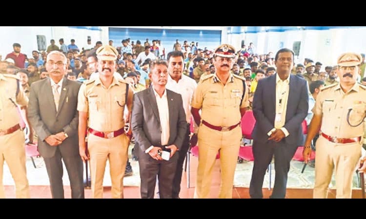 ಚಾಲಕರ ನಿರ್ಲಕ್ಷ್ಯವೇ ಅಪಘಾತಕ್ಕೆ ಕಾರಣ