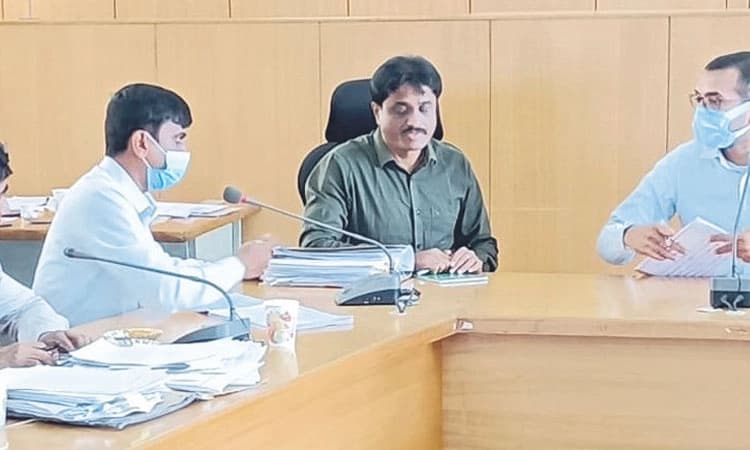 ಪೌರಕಾರ್ಮಿಕರಿಗೆ ಸೌಲಭ್ಯ ಒದಗಿಸಿ