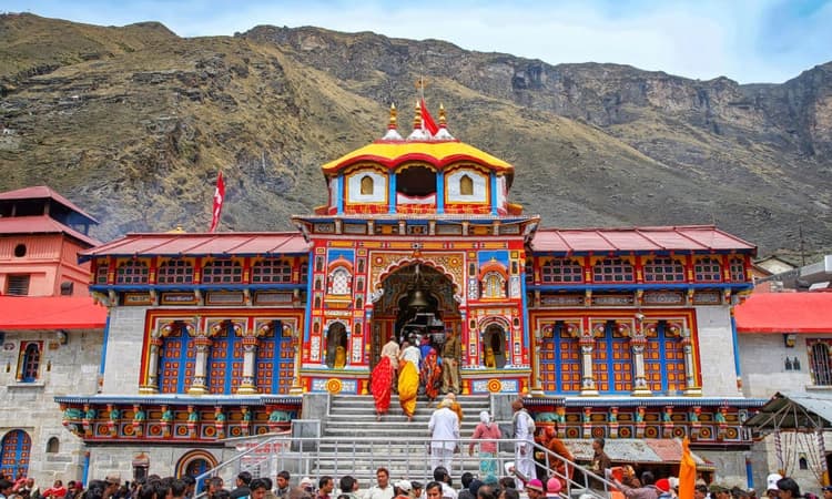 ಚಳಿಗಾಲದ ಹಿನ್ನೆಲೆ ಮುಚ್ಚಲಾಗಿದ್ದ ಬದರೀನಾಥ ದೇಗುಲ ಏ.27ಕ್ಕೆ ತೆರೆಯಲು ನಿರ್ಧಾರ