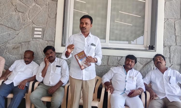 ಕೀಳು ಮಟ್ಟದ ರಾಜಕಾರಣ ಮಾಡುವುದನ್ನು ಗಣೇಶ್ ಬಿಡಲಿ:  ಹನುಮಂತಪ್ಪ