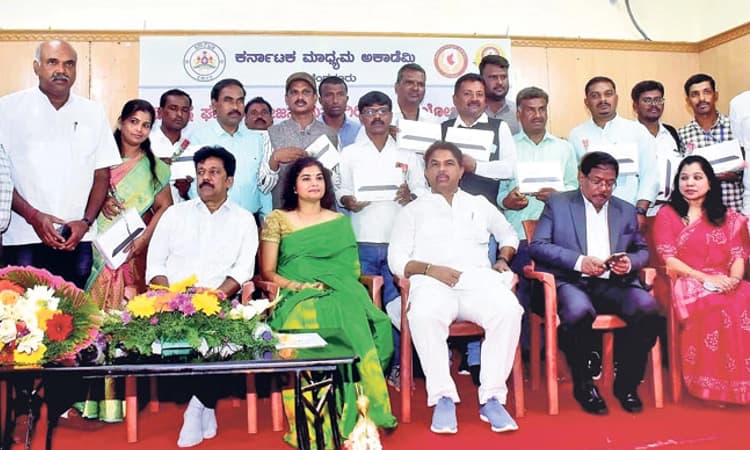 ಮುದ್ರಣ ಮಾಧ್ಯಮ ಕಾರ್ಯಕ್ಕೆ ಅಶೋಕ್‌ ಮೆಚ್ಚುಗೆ