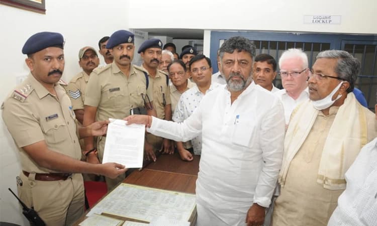 30 ಸಾವಿರ ಕೋಟಿ ರೂ.ಲಂಚದ ಬಹಿರಂಗ ಆಮಿಷ ; ತನಿಖೆ ನಡೆಸುವಂತೆ ಕಾಂಗ್ರೆಸ್ ದೂರು