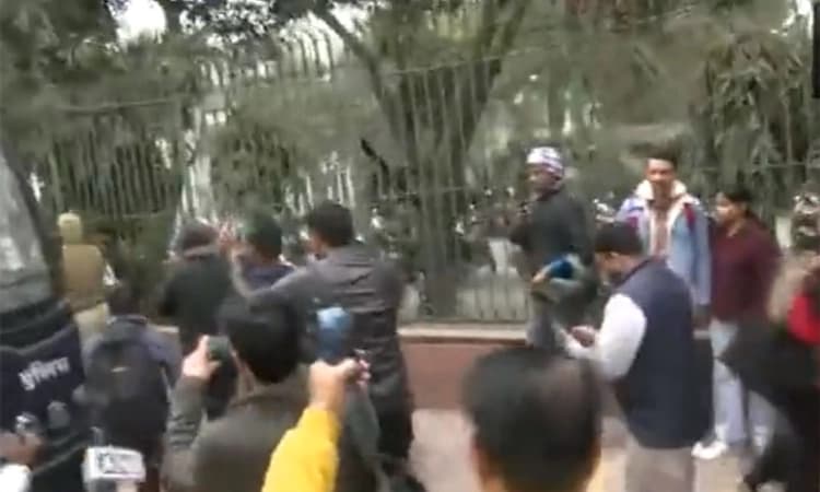 ಪ್ರಧಾನಿ ಮೋದಿ ಸಾಕ್ಷ್ಯ ಚಿತ್ರ; ಜಾಮಿಯಾ ವಿವಿಯ ನಾಲ್ವರು ವಿದ್ಯಾರ್ಥಿಗಳ ಬಂಧನ