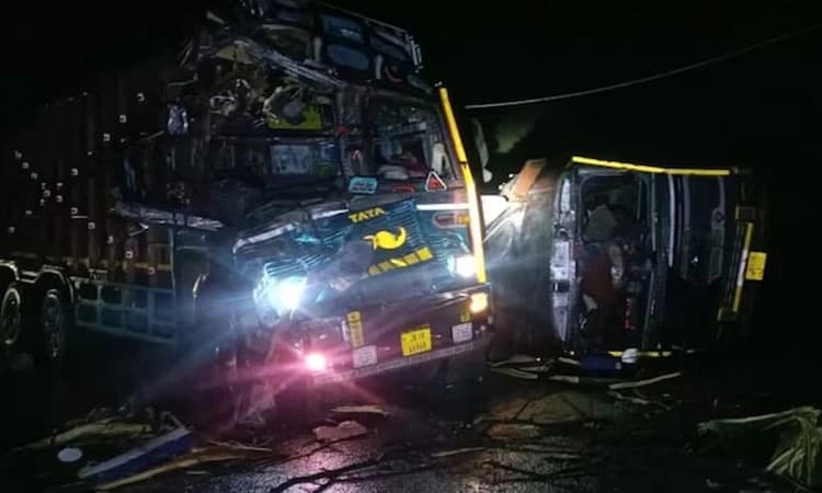 ಚಲಿಸುತ್ತಿದ್ದ ಟ್ರಕ್‌, ಟ್ಯಾಂಕರ್‌ ಮೇಲೆ ಉರುಳಿದ ಬಂಡೆ: ಓರ್ವ ಮೃತ್ಯು