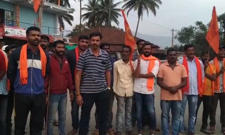 ಶೃಂಗೇರಿ ಶಾಸಕ ರಾಜೇಗೌಡ ವಿರುದ್ಧ ಆಕ್ರೋಶ; ಪ್ರತಿಕೃತಿ ದಹನ