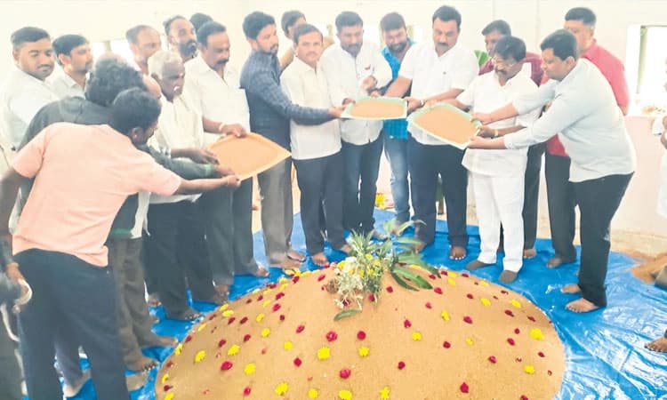 ರೈತರಿಗೆ ತೊಂದರೆ ಆಗದಂತೆ ರಾಗಿ ಖರೀದಿಸಿ