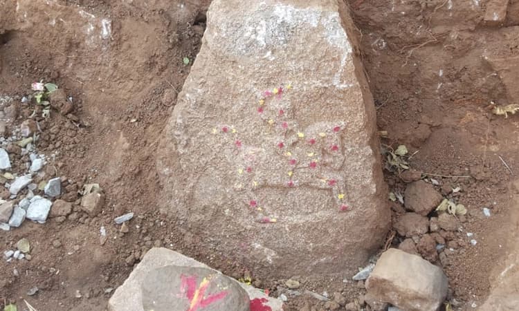 ಕುಮ್ಮಟದುರ್ಗದಲ್ಲಿ ಕುಮಾರರಾಮನ ವೀರಗಲ್ಲು ಪತ್ತೆ