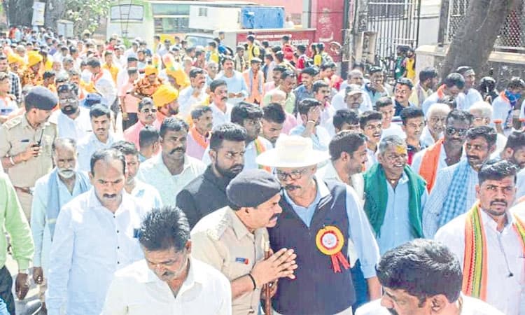 ಡಂಭಾಚಾರದ ವಿರುದ್ಧ ಧ್ವನಿ ಎತ್ತಿದ ಚೌಡಯ್ಯ