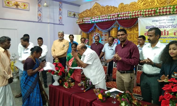 ದ.ಕ. 98 ಅರ್ಜಿ ಇತ್ಯರ್ಥ, ಉಡುಪಿ 44 ಅರ್ಜಿ ಸ್ವೀಕಾರ