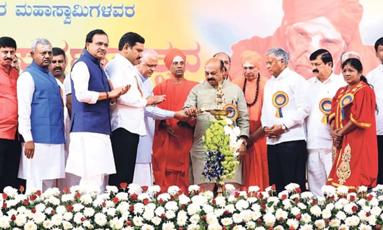 ಸಾಮಾಜಿಕ ಕ್ರಾಂತಿಗೆ ಮಠಗಳು ಮುಂಚೂಣಿಯಲ್ಲಿರಲಿ: ಸಿಎಂ ಬೊಮ್ಮಾಯಿ