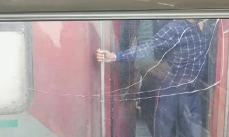 ಬಿಹಾರದಲ್ಲಿ ಮತ್ತೆ ವಂದೇ ಭಾರತ್ ಎಕ್ಸ್‌ಪ್ರೆಸ್ ಮೇಲೆ ಕಲ್ಲು ತೂರಾಟ