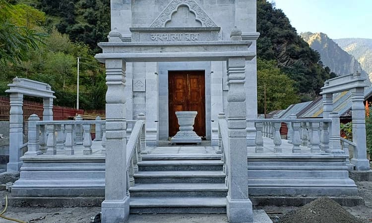 ಶೃಂಗೇರಿಯಿಂದ ಕಾಶ್ಮೀರದ ತೀತ್ವಾಲ್‌ಗೆ ಶಾರದಾ ಯಾತ್ರೆ!