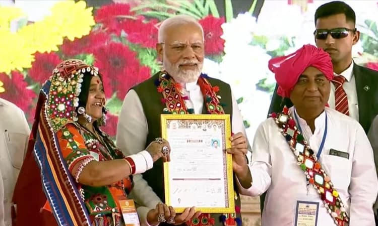 ತಾಂಡಾ‌ ನಿವಾಸಿಗಳಿಗೆ ಐತಿಹಾಸಿಕ 52 ಸಾವಿರ ಜನರಿಗೆ ಹಕ್ಕು ಪತ್ರ ವಿತರಣೆ