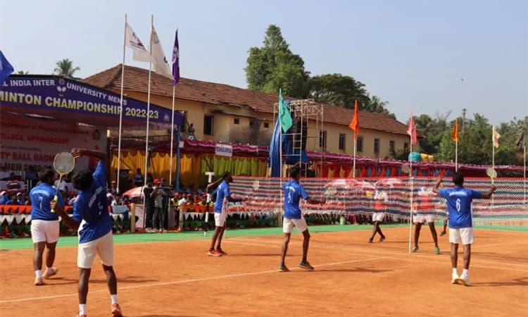 ಅ.ಭಾ. ಅಂತರ್‌ ವಿ.ವಿ. ಬಾಲ್‌ ಬ್ಯಾಡ್ಮಿಂಟನ್‌ : ಮೇಲುಗೈ ಸಾಧಿಸಿದ ಮಂಗಳೂರು ವಿ.ವಿ.