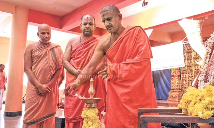 ಅಯೋಧ್ಯೆಯಲ್ಲಿ ಪ್ರತಿಷ್ಠಾ ಕಾರ್ಯದ ಹಿನ್ನೆಲೆ: 1 ವರ್ಷ ದೇಶವ್ಯಾಪಿ ಸೇವಾ ಕೈಂಕರ್ಯ: ಪೇಜಾವರ ಶ್ರೀ