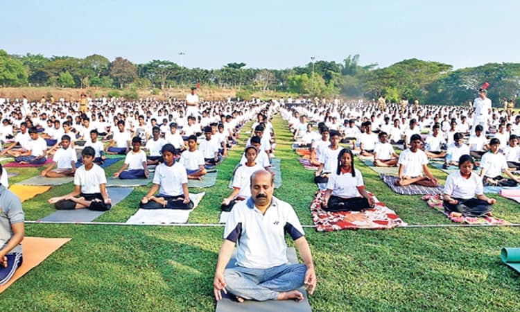 ಉಡುಪಿ: 15 ಸಾವಿರ ವಿದ್ಯಾರ್ಥಿಗಳಿಂದ ಯೋಗಾಸನ