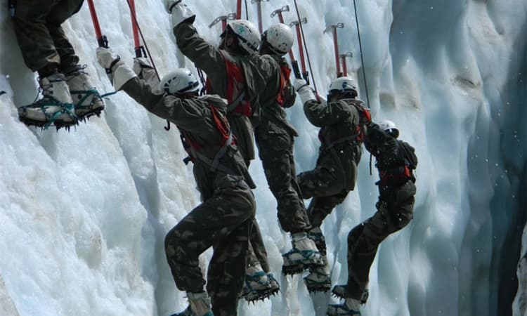 ಭಾರತೀಯ ಸೇನಾ ದಿನ: ಯೋಧರಿಗೆ ಗಣ್ಯರ ನಮನ