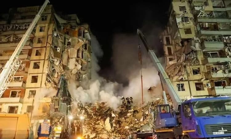 ಉಕ್ರೇನ್‌ ಅಪಾರ್ಟ್ಮೆಂಟ್ ಮೇಲೆ ರಷ್ಯಾ ಕ್ಷಿಪಣಿ ದಾಳಿ: ಬಾಲಕಿ ಸೇರಿ 12 ಮಂದಿ ಮೃತ್ಯು