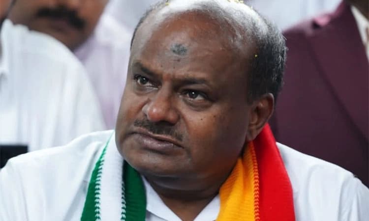 ಸ್ಯಾಂಟ್ರೋ ರವಿಯನ್ನು ಪೂನಾದಿಂದ ಗುಜರಾತ್‌ಗೆ ಕರೆಸಿದ್ದು ಯಾರು?