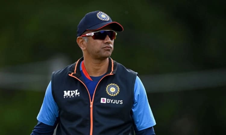 ಟೀಂ ಹೋಟೆಲ್ ನಲ್ಲಿ ಅಸ್ವಸ್ಥರಾದ ರಾಹುಲ್ ದ್ರಾವಿಡ್: ಹೆಚ್ಚಿನ ಚಿಕಿತ್ಸೆಗಾಗಿ ಬೆಂಗಳೂರಿಗೆ