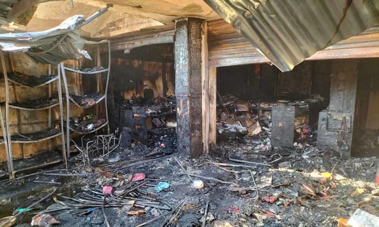 ಆಕಸ್ಮಿಕ ಬೆಂಕಿ ಅವಘಡ: 2 ಲಕ್ಷ ರೂ. ನಗದು, ಅಂಗಡಿ ಸುಟ್ಟು ಭಸ್ಮ