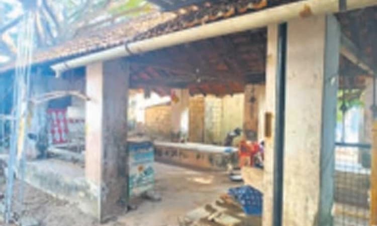 ಕುಸಿದು ಬೀಳುವ ಭೀತಿಯಲ್ಲಿದೆ ಮಲ್ಪೆ ಮೀನು ಮಾರುಕಟ್ಟೆ; ಹೈಟೆಕ್‌ ಮೀನು ಮಾರುಕಟ್ಟೆಗಾಗಿ ಆಗ್ರಹ