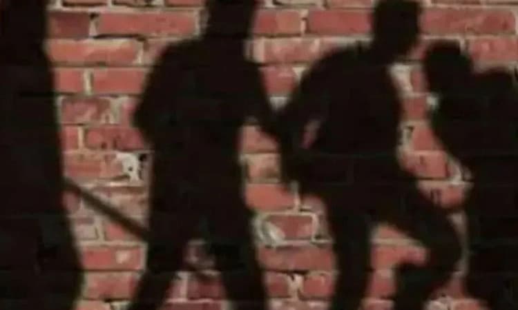 ಮಾಜಿ ಶಾಸಕರ ಮೊಮ್ಮಗನನ್ನು ಥಳಿಸಿ ಹತ್ಯೆಗೈದ ಗುಂಪು