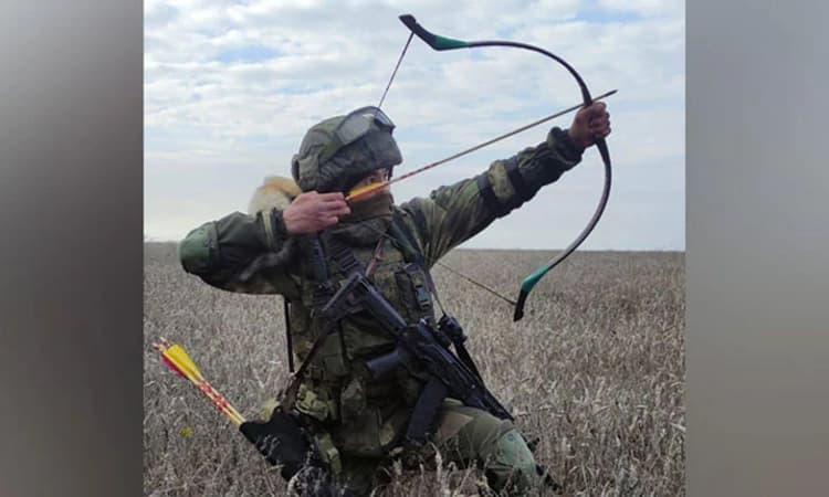 ಬಿಲ್ಲುಬಾಣ ಹಿಡಿದ ರಷ್ಯನ್‌ ಯೋಧ !
