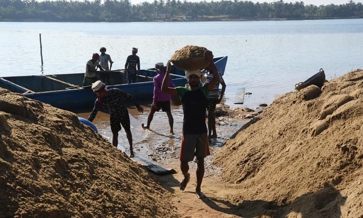 ಮಂಗಳೂರು: ಸಿಆರ್‌ಝಡ್‌ ಮರಳುಗಾರಿಕೆ ಆದೇಶ ಗೊಂದಲಕಾರಿ