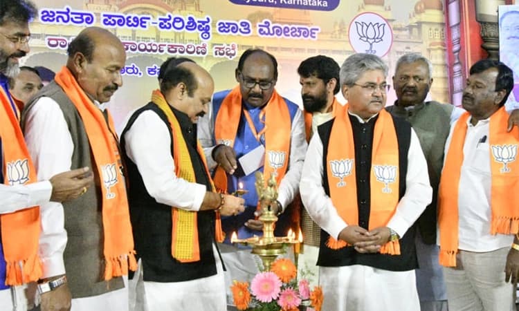 ಎಸ್ ಸಿ, ಎಸ್ ಟಿ ಸಮುದಾಯಗಳು ಭಾರತದ ಅಸ್ಮಿತೆ : ಸಿಎಂ ಬೊಮ್ಮಾಯಿ