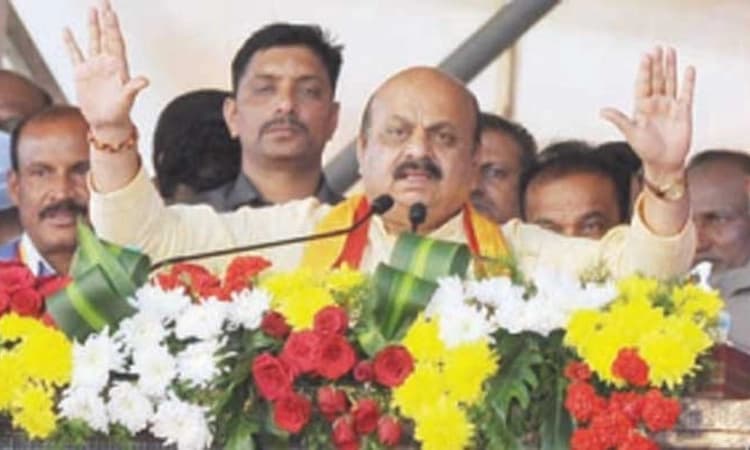 ಕನ್ನಡಕ್ಕೆ ಕುತ್ತು ತರುವಶಕ್ತಿ ಈವರೆಗೂ ಹುಟ್ಟಿಲ್ಲ; ರಾಜಾಹುಲಿಗೆ ಸಾಹಿತಿಗಳ ಬಹುಪರಾಕ್‌