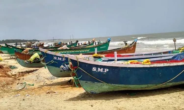 ಸಿಗದಿದ್ದರೆ ನೋಟಾ ಅಭಿಯಾನಕ್ಕೆ ನಾಡದೋಣಿ ಮೀನುಗಾರರ ಚಿಂತನೆ