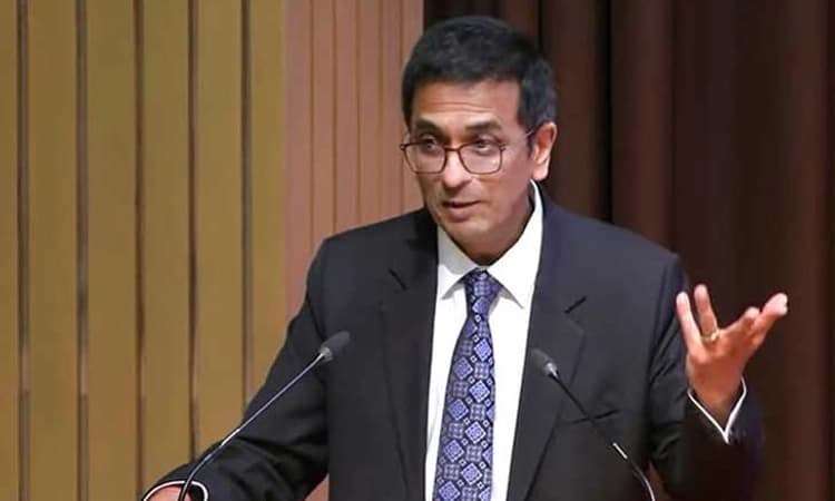 ತಮ್ಮ ಇಬ್ಬರು ವಿಕಲಚೇತನ ಹೆಣ್ಣುಮಕ್ಕಳೊಂದಿಗೆ ಸುಪ್ರೀಂಗೆ ಆಗಮಿಸಿ ಅಚ್ಚರಿಮೂಡಿಸಿದ ಸಿಜೆಐ!