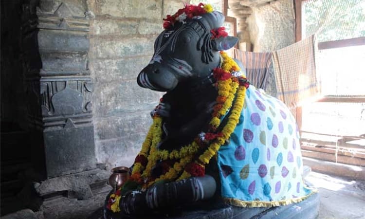 ಕಲಘಟಗಿ: ಭಕ್ತರ ಬಯಕೆ ಈಡೇರಿಸುವ ಬಸವೇಶ್ವರ