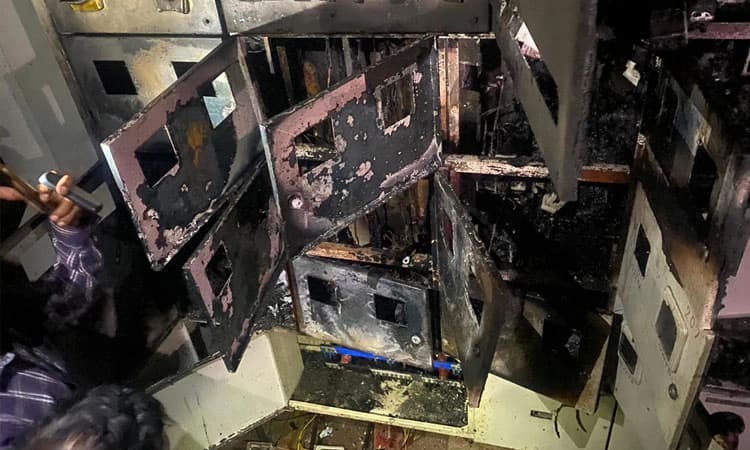 ಕಂದಾವರ ಫ್ಲ್ಯಾಟ್‌ನಲ್ಲಿ ಬೆಂಕಿ: 30 ಮಂದಿಯ ರಕ್ಷಣೆ