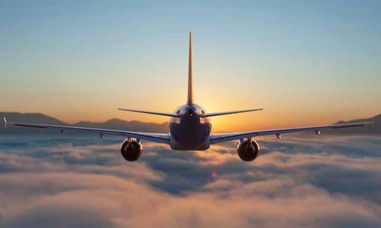 ಕುಡಿದ ಅಮಲಿನಲ್ಲಿ ವಿಮಾನದೊಳಗೆ ಮಹಿಳೆ ಮೇಲೆ ಮೂತ್ರ ವಿಸರ್ಜಿಸಿ ಅಸಭ್ಯ ವರ್ತನೆ ತೋರಿದ ಪ್ರಯಾಣಿಕ!