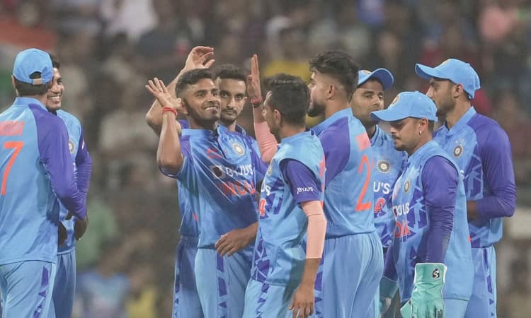 ಪದಾರ್ಪಣ ಪಂದ್ಯದಲ್ಲೇ ಶಿವಂ ಮಾವಿ ಮಿಂಚು; ಭಾರತಕ್ಕೆ ರೋಚಕ ಗೆಲುವು